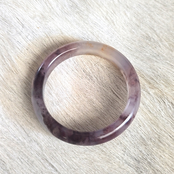 Natural Jade Bangle - Picture 4 of 10